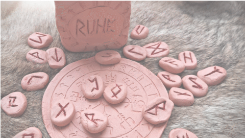 Les 25 runes et leurs significatifons : guide du Futhark
