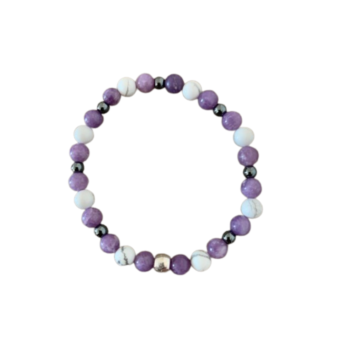 bracelet sommeil en lépidolite howlite et hématite pour apaiser le mental et favoriser un sommeil réparateur