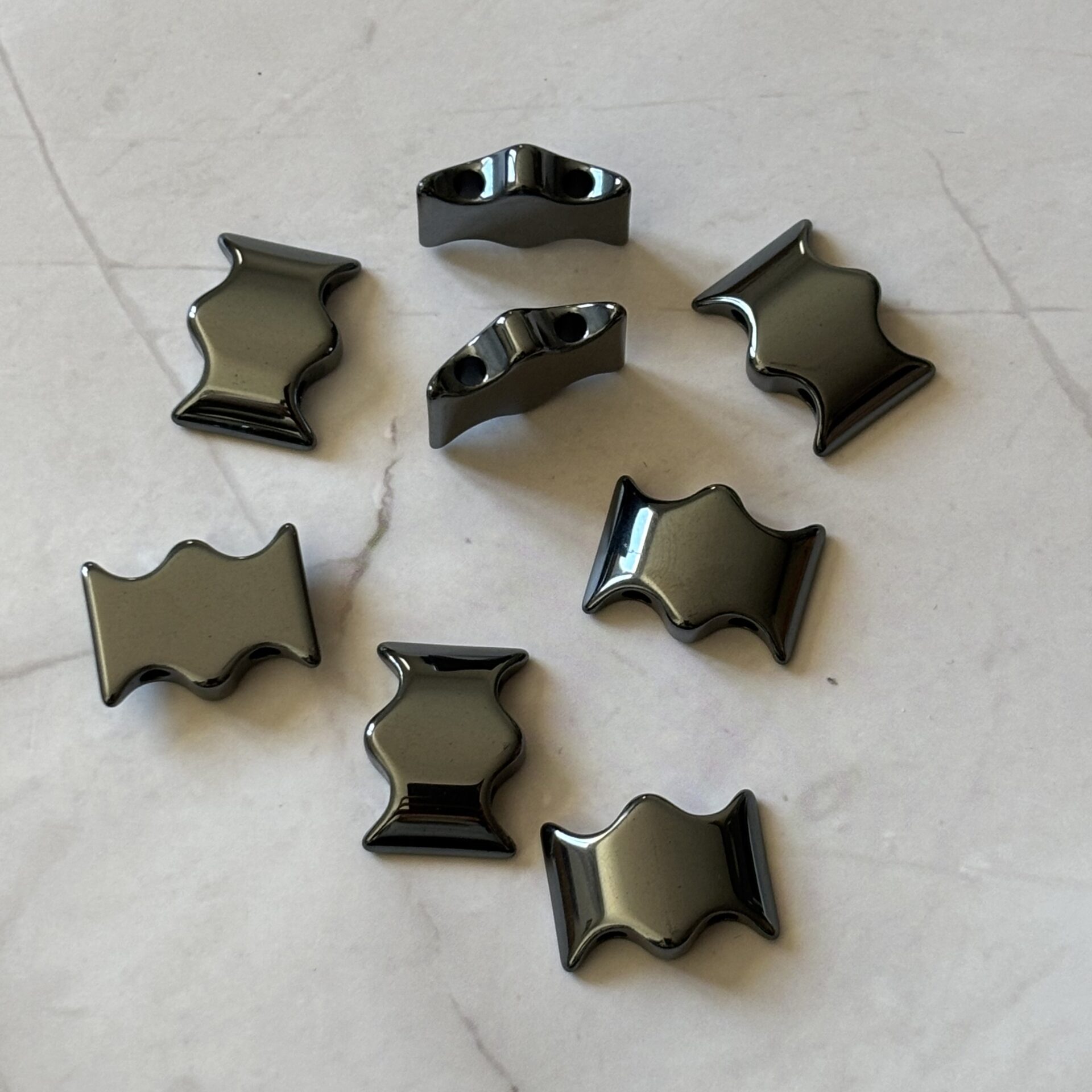 Séparateur 2 trous en hématite pour perles 8 mm