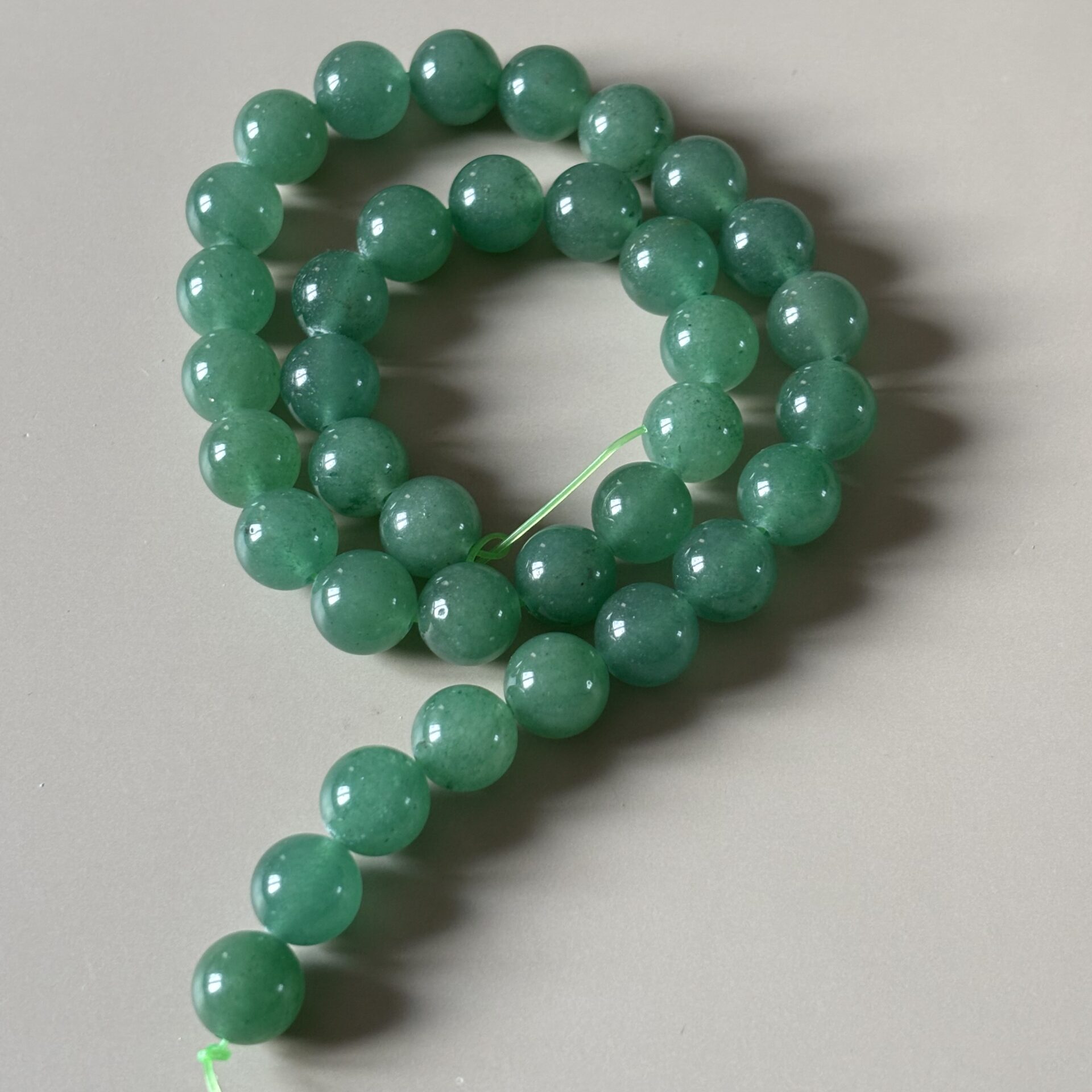 Perles d’aventurine verte 10 mm en pierre naturelle pour création de bijoux artisanaux
