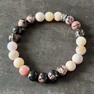 Bracelet Cancer en opale rose et rhodonite, bijou astrologique en pierres naturelles roses