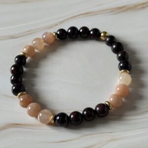 Bracelet Vierge en grenat et pierre de lune multicolore, bijou astrologique en pierres naturelles rouges et nacrées