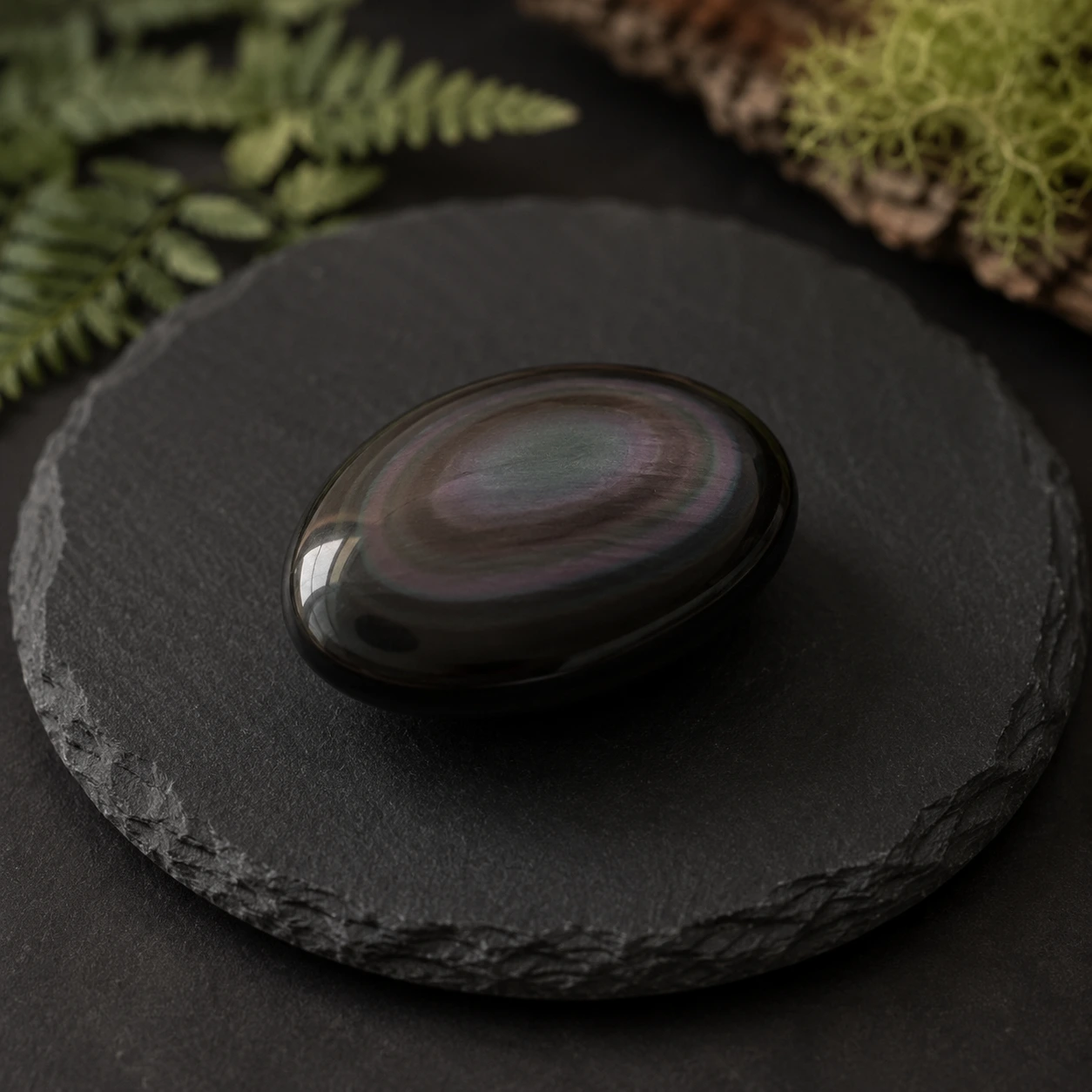 Obsidienne Céleste naturelle – pierre noire aux reflets irisés et bleutés